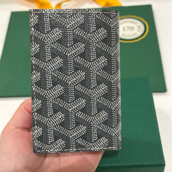 Auth Goyard Grey St Pierre Card Holder Wallet - Picture 2 of 5